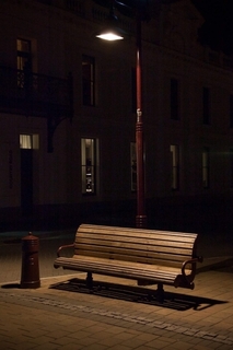 benchnight.jpg