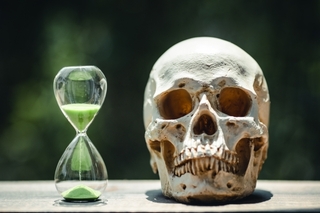 skull_hourglass.jpg